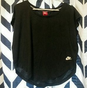 Nike sz small Workout black crop top. Worn once